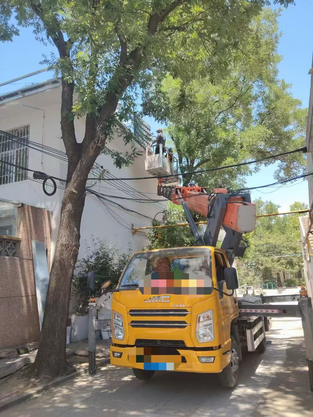 昌吉市高空作业车能吊装重物吗？最大承载多少公斤？